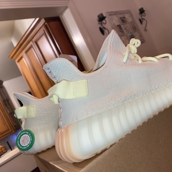 Butter yellow mens size yeezy 350v